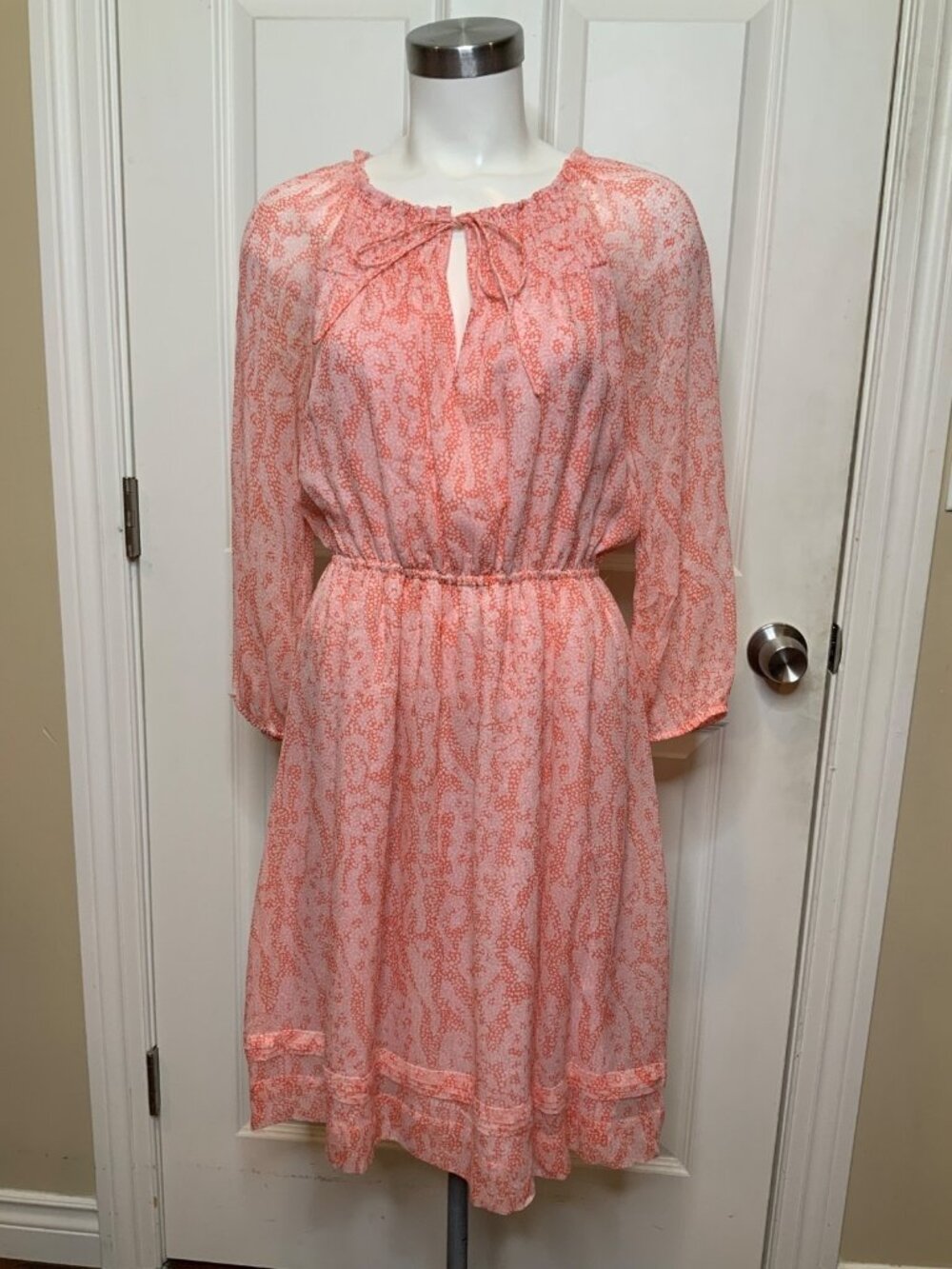 Diane Von Furstenberg Pink Sarasa Coral "Parry" 100% Silk Dress W/ Tie, Size 4